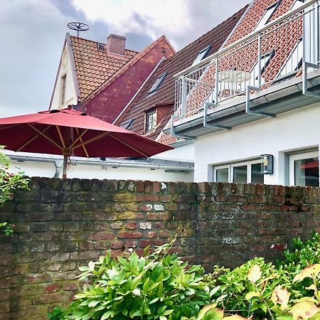 Gaestehaus Kajuete Direkt Am Wasser Friedrichstadt Ngoại thất bức ảnh