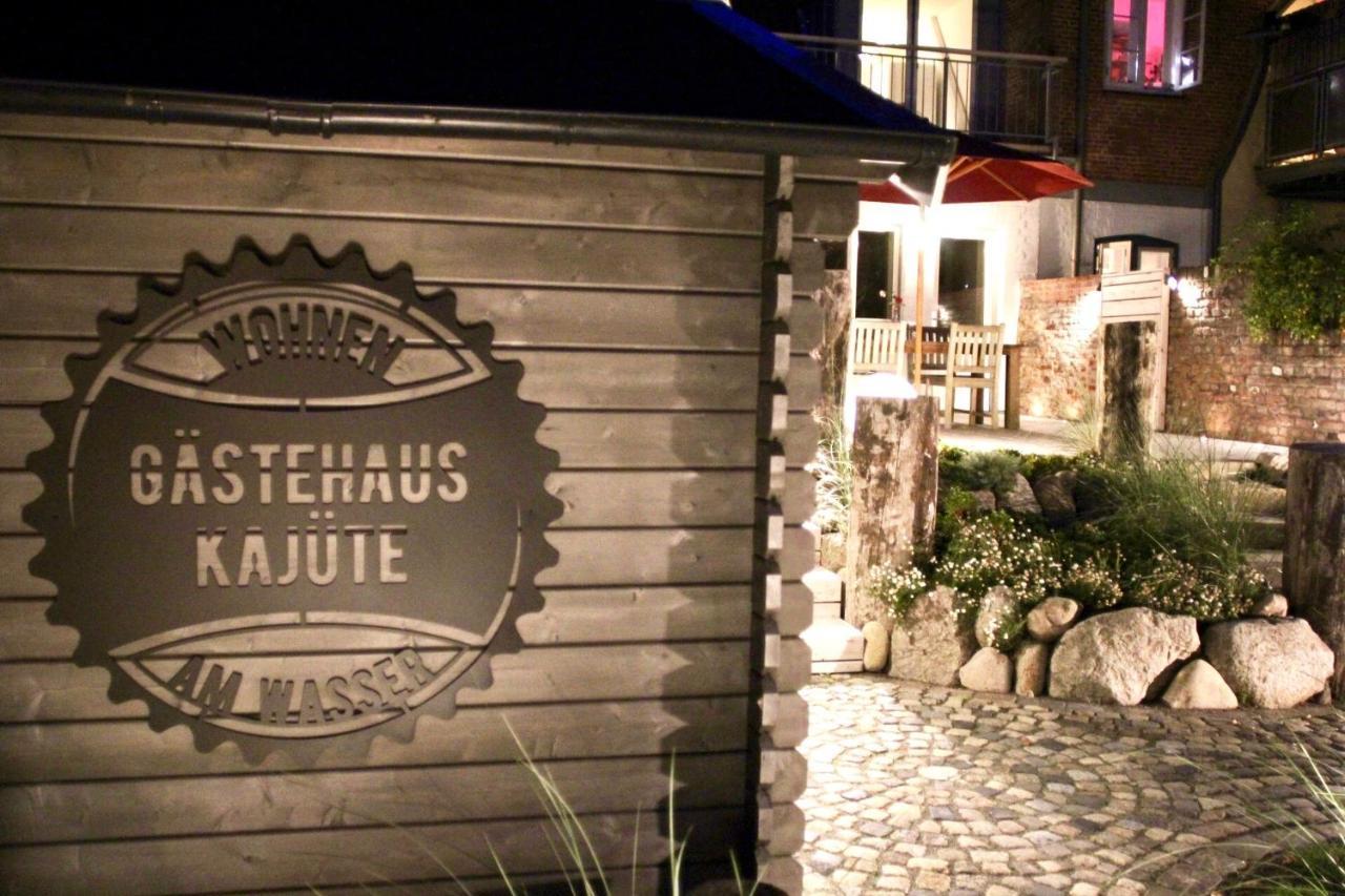 Gaestehaus Kajuete Direkt Am Wasser Friedrichstadt Ngoại thất bức ảnh