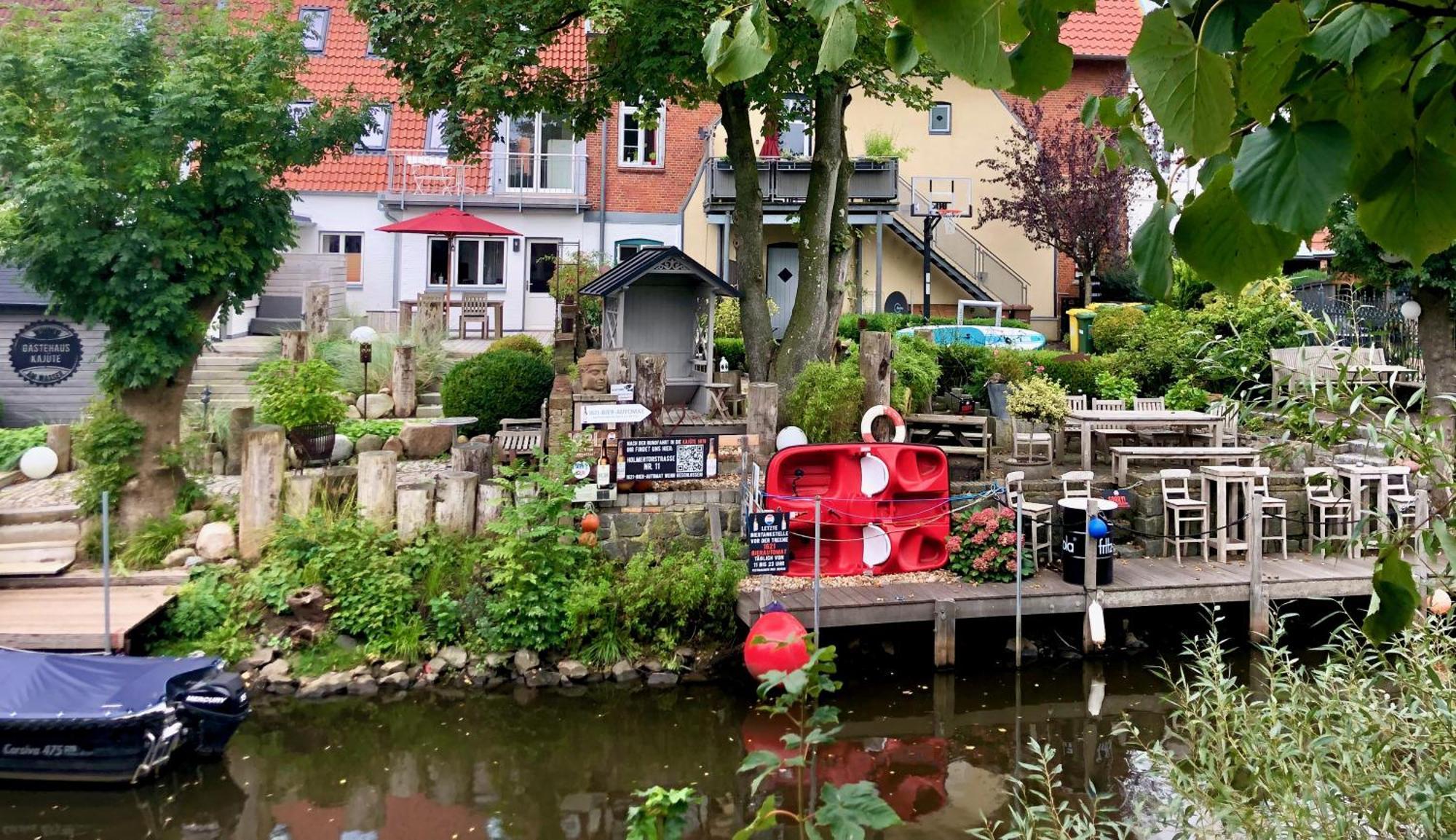 Gaestehaus Kajuete Direkt Am Wasser Friedrichstadt Ngoại thất bức ảnh