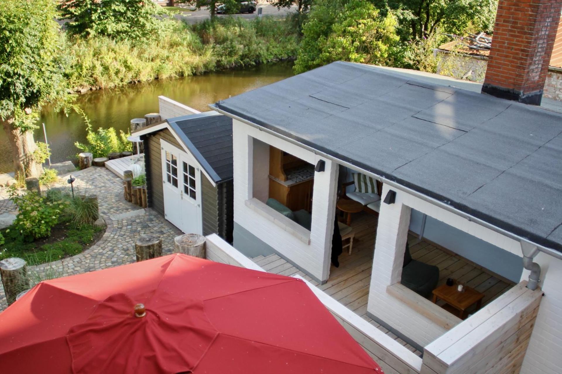 Gaestehaus Kajuete Direkt Am Wasser Friedrichstadt Ngoại thất bức ảnh