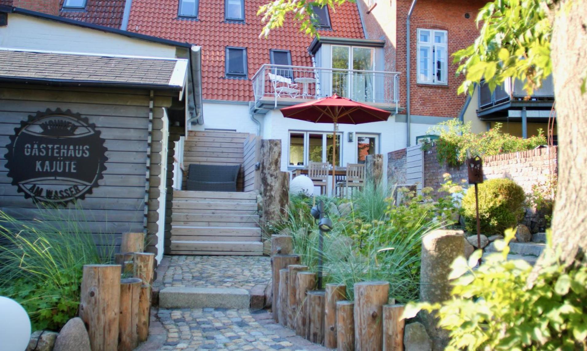 Gaestehaus Kajuete Direkt Am Wasser Friedrichstadt Ngoại thất bức ảnh